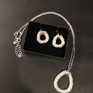 Reworked Classic Necklace and Earring Gift Set